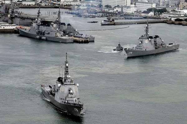 U.S. deploys warship off South Korea