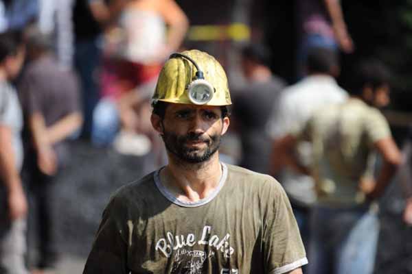 Rescuers free nine workers trapped in Turkish coal mine