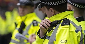 UK police launch manhunt after 3 women found dead in Hertfordshire